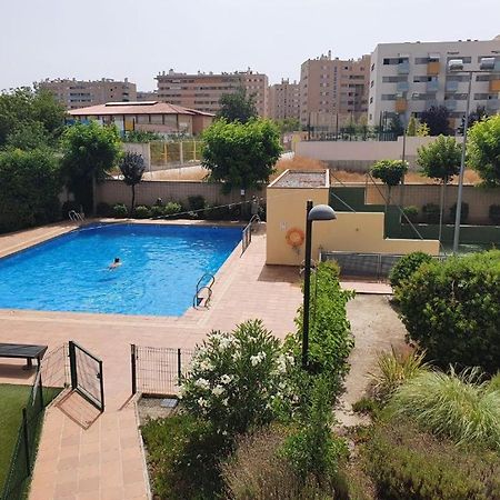 Piso Centro De Granada Junto Al Metro Apartment Exterior photo