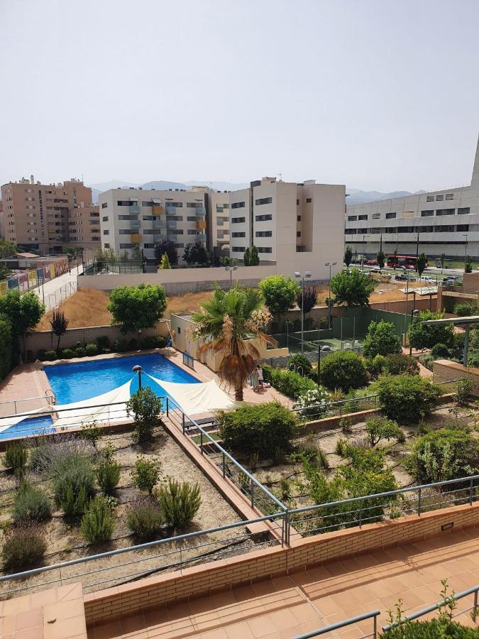 Piso Centro De Granada Junto Al Metro Apartment Exterior photo