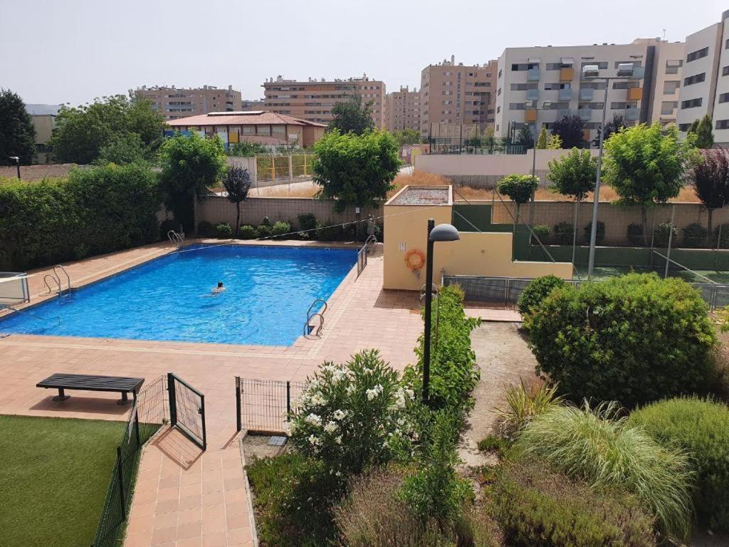 Piso Centro De Granada Junto Al Metro Apartment Exterior photo